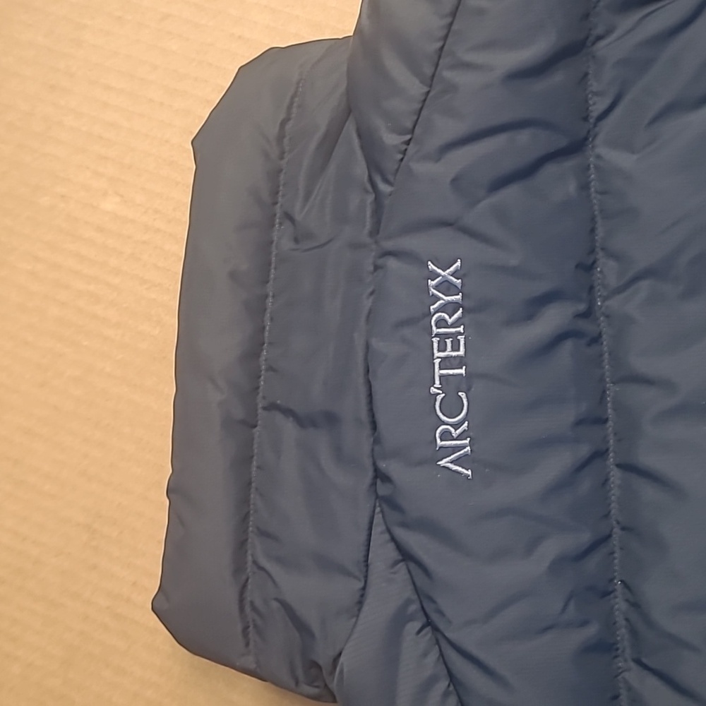 Arc'teryx Thorium Jacket Men's - Black Sapphire, Large - Season 2024 - Picture 3 of 11